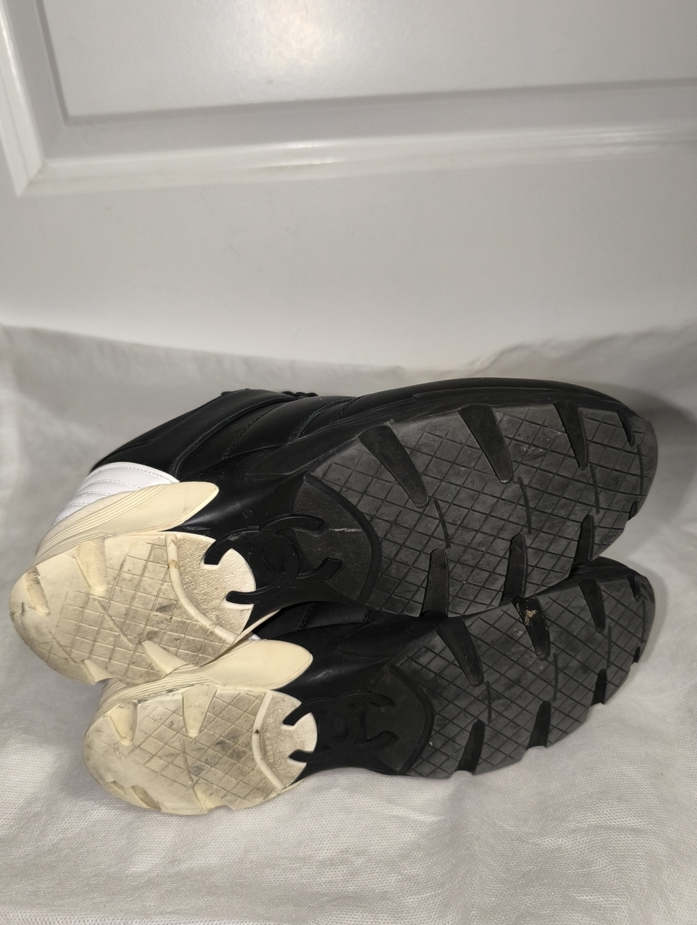 Chanel  Interlocking CC Logo Black White Leather Athletic Sneakers 38 - Picture 8 of 10